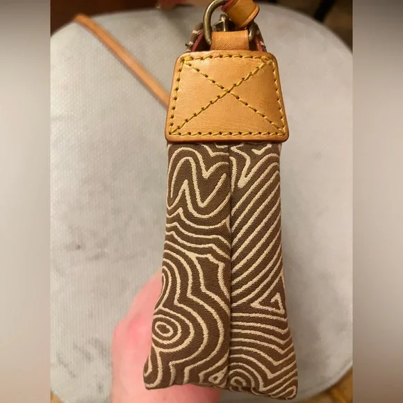 Dooney and Bourke Small Brown Graffiti Crossbody Bag, Vintage - Picture 14 of 15